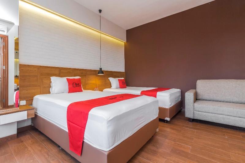 South Tangerang Reddoorz Plus @ Cbd Bintaro מראה חיצוני תמונה